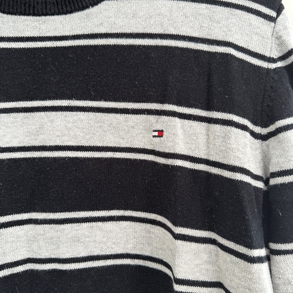 Tommy Hilfiger | Women’s Crew Neck Sweater Black and Gray Stripes 100% Cotton - Picture 4 of 5